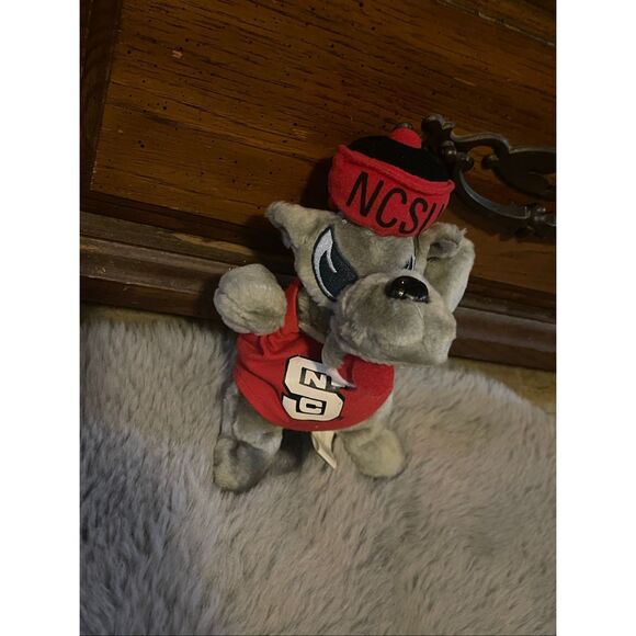 Vintage NC State Wolf Beanie Baby Plush Animal Toy - Picture 3 of 9